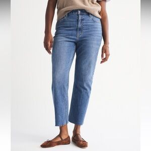 NWOT Abercrombie Ultra High Rise Ankle Straight Jean